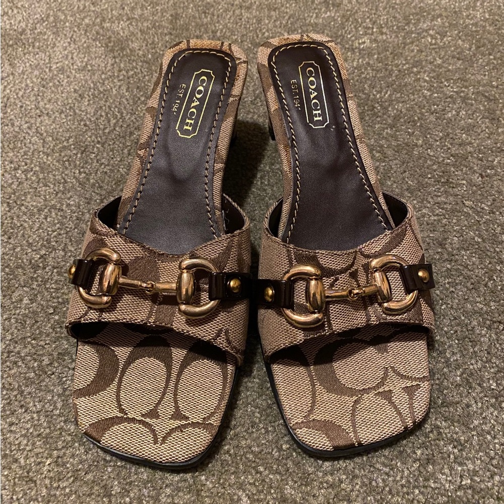 coach low heels size (7)